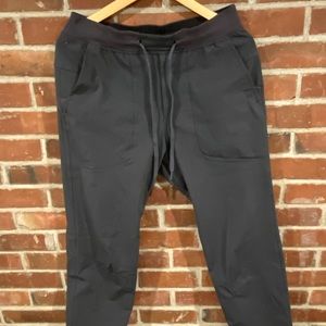Lululemon ABC Jogger, Slim Fit, Tall in a Medium